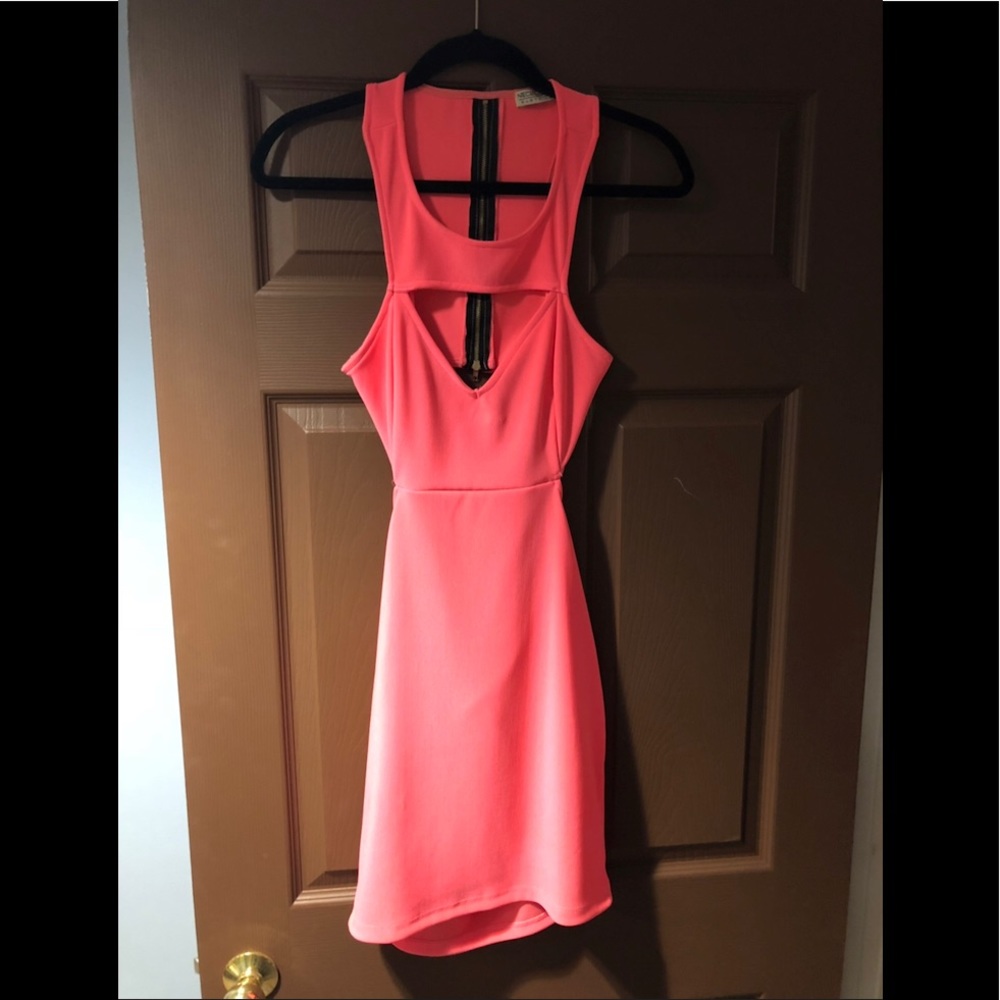 Dress - Picture 5 of 5